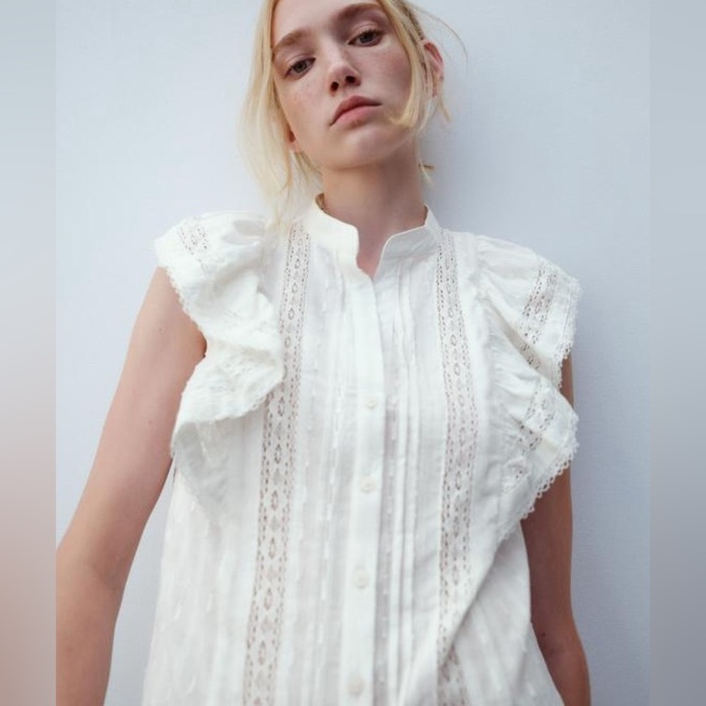 NWOT // Zara - Romantic Sleeveless Blouse
